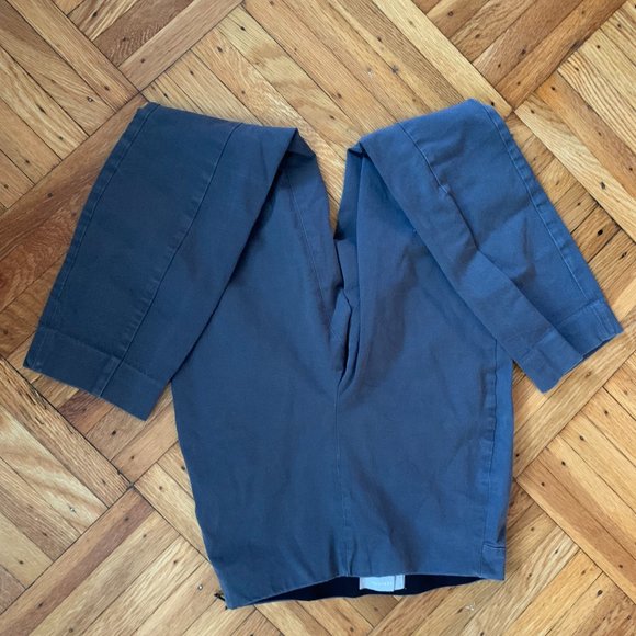 Everlane - The Side-Zip Stretch Cotton Pant Gray - Picture 5 of 9